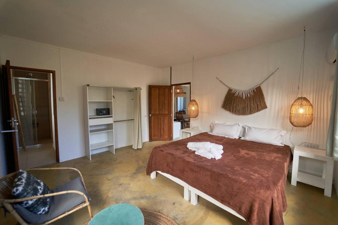 Loukaz -Entire Rental Units W Panoramic Rooftop Coteau Raffin Exterior foto