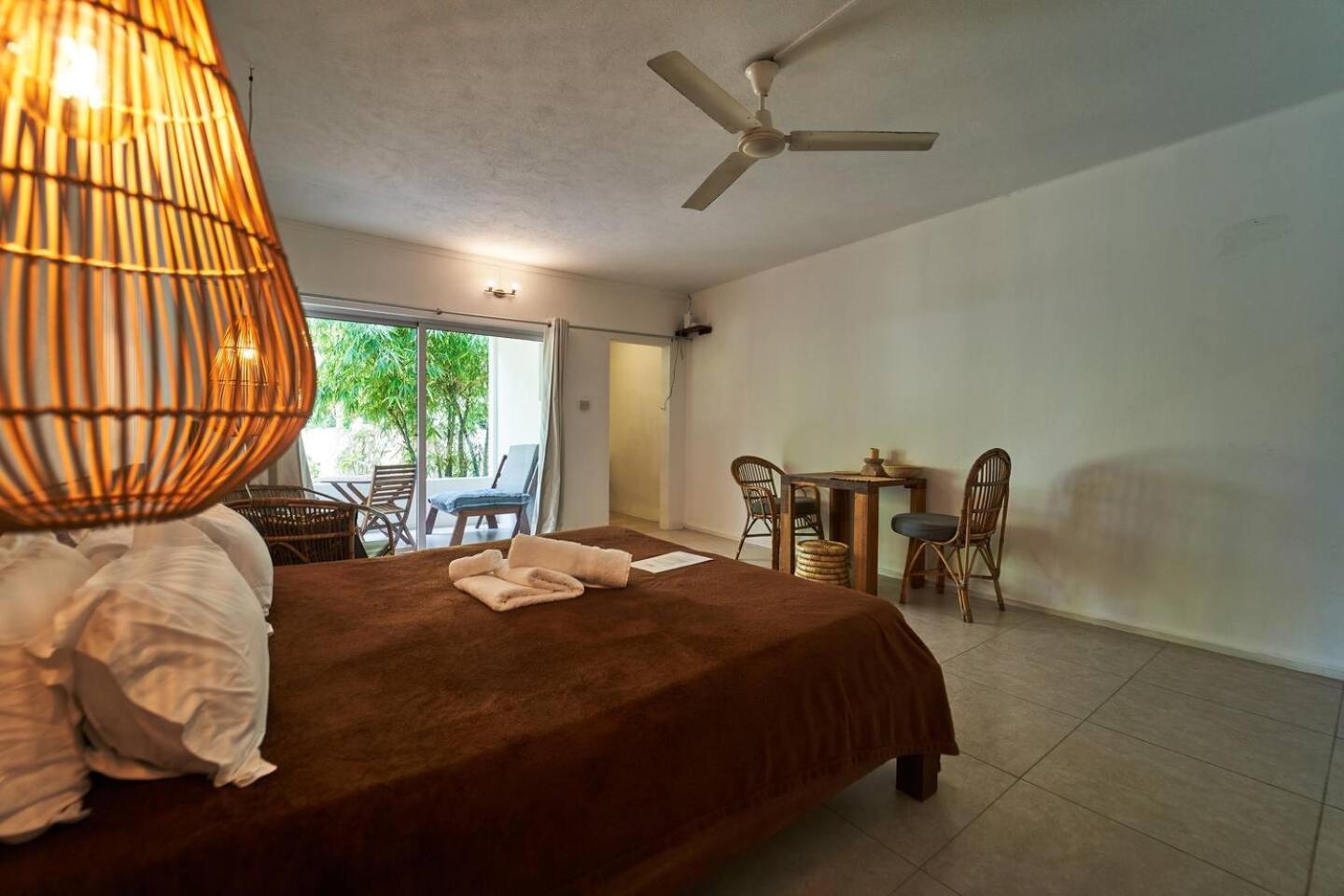 Loukaz -Entire Rental Units W Panoramic Rooftop Coteau Raffin Exterior foto