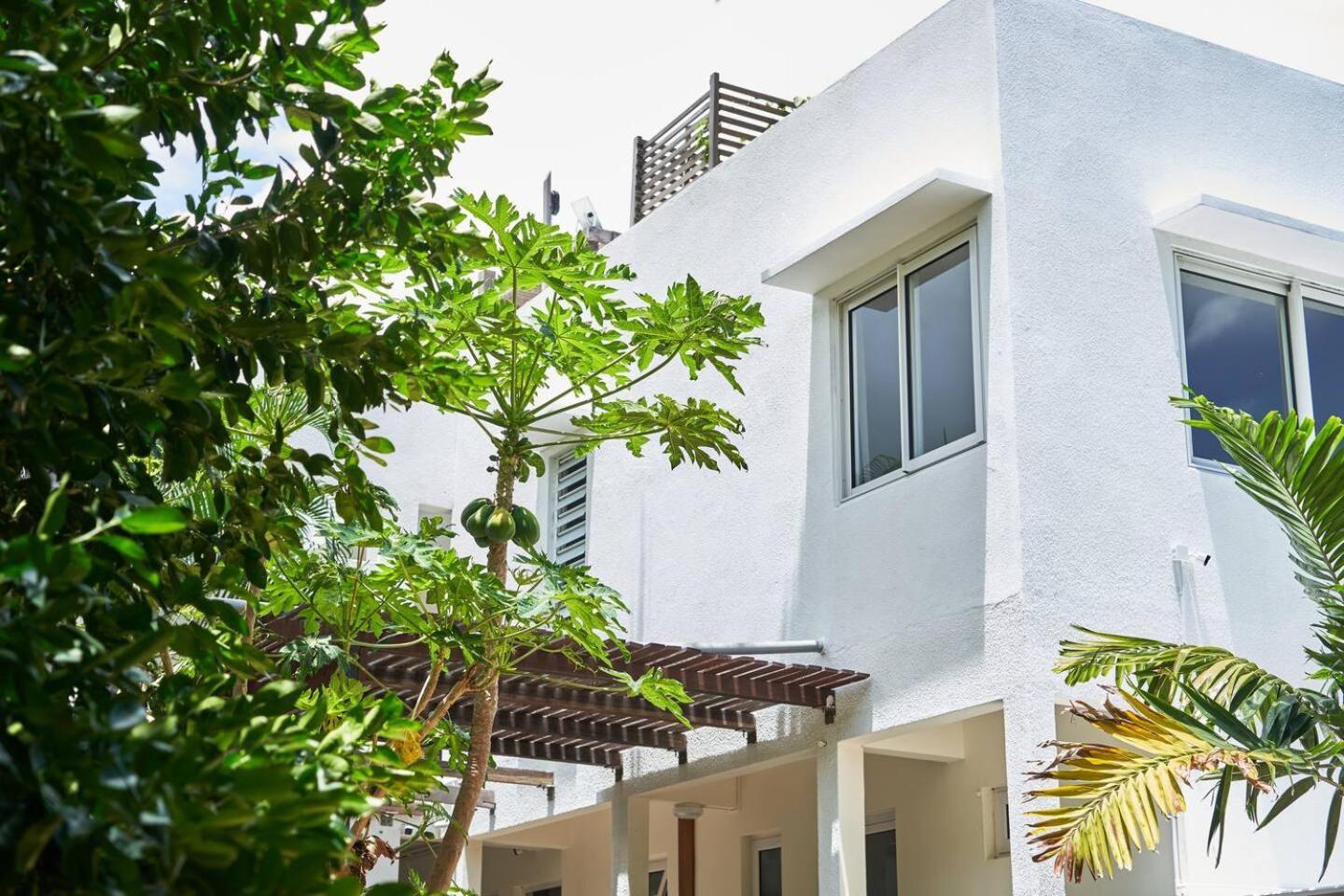Loukaz -Entire Rental Units W Panoramic Rooftop Coteau Raffin Exterior foto