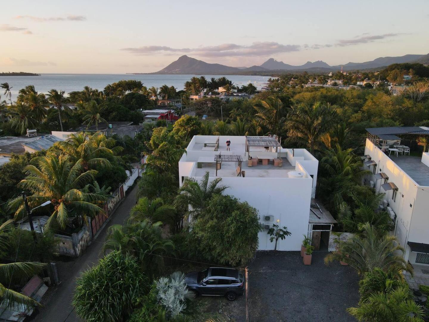 Loukaz -Entire Rental Units W Panoramic Rooftop Coteau Raffin Exterior foto